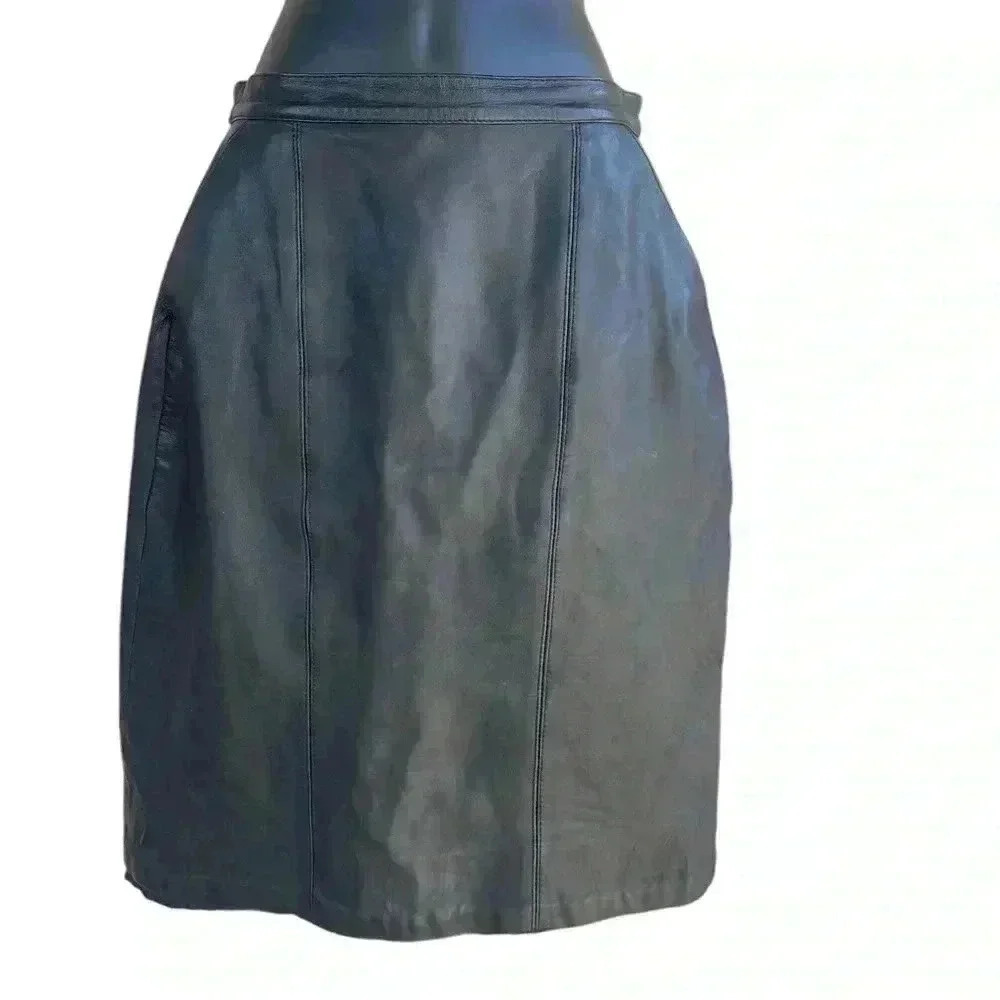 Prestige Club women’s midi black leather skirt back zip back slit sz 10 lined